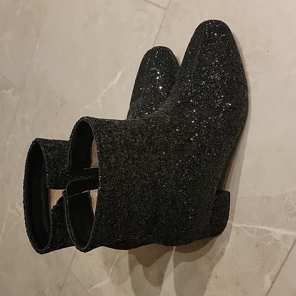 Size 8 sparkly boots